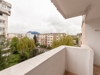 Apartament 3 camere - decomandat - 2 balcoane, vedere pe 2 părți – Dedeman