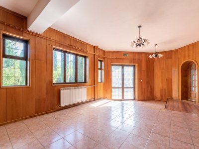 Vila spațioasă + teren 1500 mp, Bascov- Județ Arges 