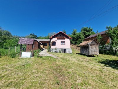  Proprietate în Comuna Botești, Județul Argeș – Zonă Pitorească și Liniștită !