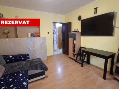Apartament de 2 camere et.1 zona Piață Razboeni