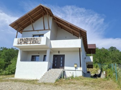Casă-Pensiune Agroturistica spatioasa P+M Budeasa cu vedere la lac
