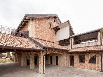 Vila impunătoare in stil italian - Ștefănești, Argeș