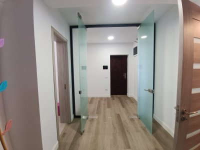 FALEZA NORD REYNA -Apartament cu 4 Camere si 4 bai la 2 pasi de plaja !