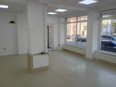 CENTRU - Spatiu comercial / birouri de inchiriat