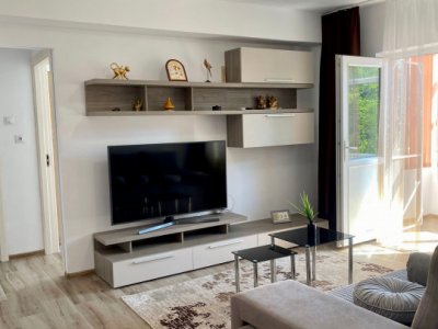 Apartament 3 camere in Zona Faleza Nord