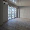 Apartament modern cu balcon generos și acces la piscină thumb 2