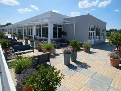 Oportunitate Unică de Închiriere: Spațiu Comercial Premium cu Terasă in Centru 