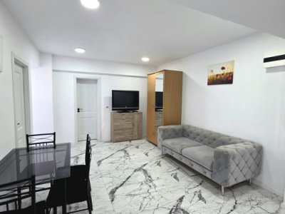 Apartament 2 camere transformat in 3 camere, mobilat și utilat în Mamaia Nord 