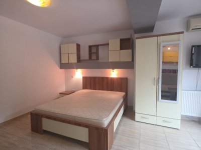 Mamaia Nord -Garsoniera cu curte proprie si loc de parcare