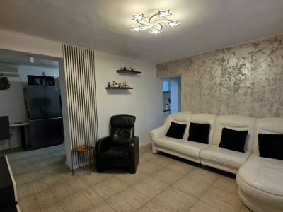 Apartament 3 camere în vilă, cu terasă proprie și loc de parcare – Kamsas
