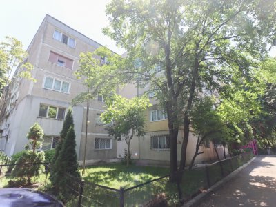 De vanzare apartament Berceni, in bloc de patru nivele 