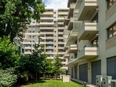 Apartament cu terasa cat o gradina, trei boxe si doua locuri de parcare subteran