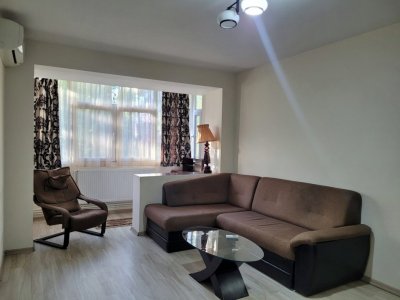 Tomis III -apartament 2 camere, etajul 1 cu centrala pe gaz.