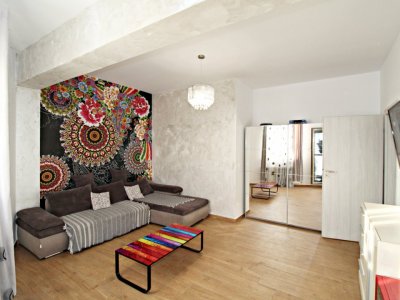 Mamaia Nord, apartament cu 2 camere, la 200 ml de plaja. Termen lung.