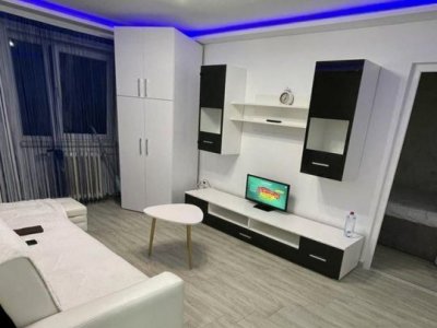 Apartament recent renovat 2 camere mobilat si utilat zona Tomis Nord