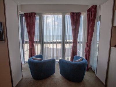 Mamaia Aqua Magic - Apartament 2 cam mobilat frontal mare cu servicii hoteliere