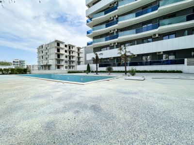  Apartament cu 2 camere mamaia nord in bloc cu piscina , finisat la cheie 