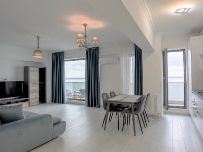 Apartament 3 camere Solid House Butoaie Mamaia vedere frontala la Lac