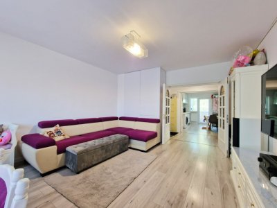 Faleza Nord, Apartament 3 camere, decomandat, mobilat si utilat, 150m de plaja.