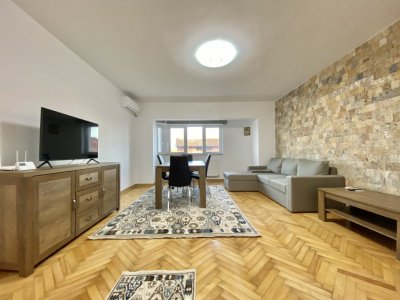 Apartament 3 camere faleza nord