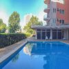Apartament cu 3 camere la intrare in Mamaia in bloc cu piscina privata thumb 1