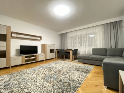 Apartament cu 3 camere de inchiriat faleza nord 