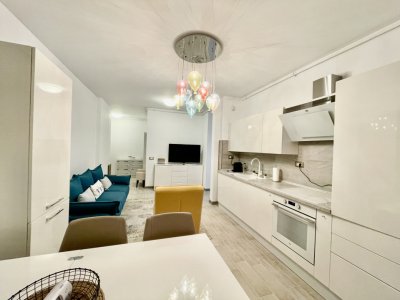 Apartament cu 3 camere  de vanzare Alezzi Beach Resort vedere frontal la mare 