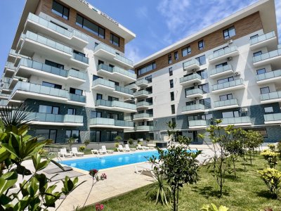 Apartament elegant si luminos cu terasa, la 2 pasi de plaja