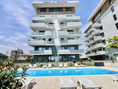 Apartament 2 camere decomandat si terasa IMENSA in Xenero Residence Mamaia