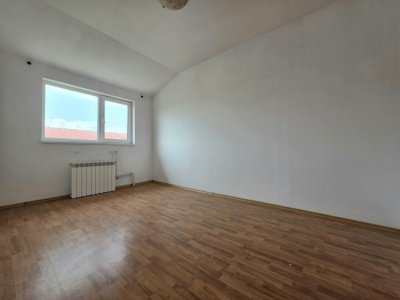 Apartament 2 camere la mansarda, in Navodari, zona Sud