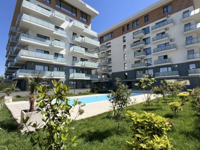 Apartamen cu acces DIRECT la PISCINA, curte proprie+parcare subterana inclusa!
