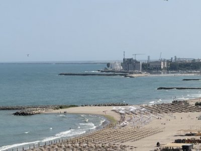Apartament cu 3 camere in zona Faleza Nord cu vedere la mare