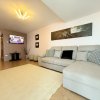 Apartament cu 3 camere in zona Faleza Nord cu vedere la mare thumb 2