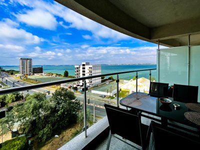 Casa del Mar, 2 camere  de vanzare  cu vedere la lac si mare 