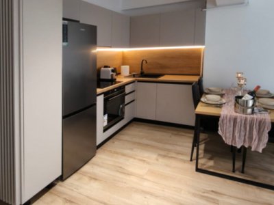 Apartament de închiriat - Zona Mamaia cu 2 camere si vedere la piscina 
