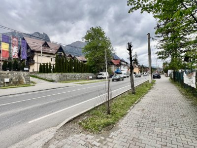 Casă cu valoare istorică în Bușteni – Poiana Țapului | Teren 1.717 mp la DN1