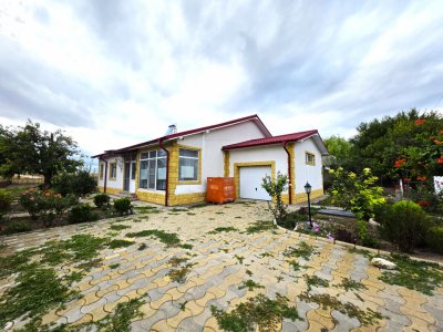 Casa cu 3 camere si garaj - teren 1180 MP - Oituz, jud. Constanta