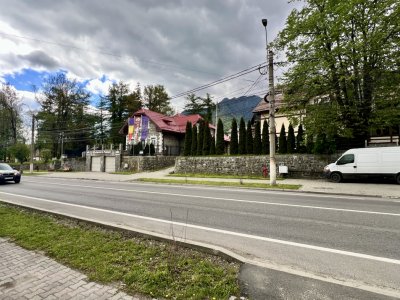 Teren + Cladire - Fostul Padoc al Casei Regale a Romaniei din Statiunea Busteni