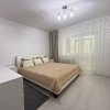 Apartament cu 3 camere de închiriat, termen lung, Inel II thumb 3