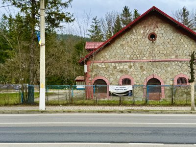 Teren+Cladire - Fostul Padoc al Casei Regale a Romaniei din Busteni