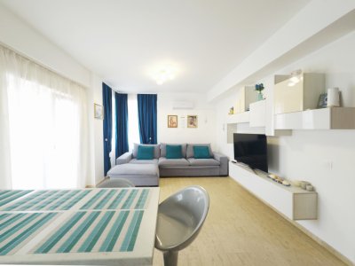 Apartament de 3 camere de închiriat pe termen lung in Mamaia Nord lângă plaja 