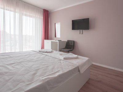 Pensiune de vanzare Costinesti, 26 camere duble, complet functionala