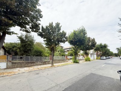 Teren pentru dezvoltare nouă (demolare & reconstrucție), 2116 mp 