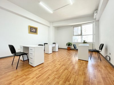 Spatii birouri centru vis-a-vis de Tomis Mall cu utilitati incluse 