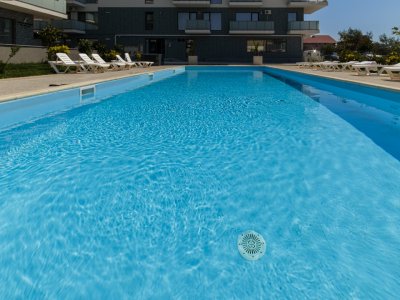 Apartament in ansamblu cu piscina, luminos, bucatarie separată, bloc finalizat