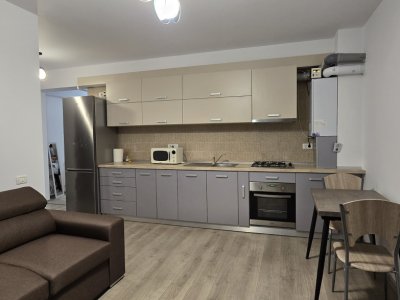 Închiriere apartament 3 camere – aproape de plajă, Faleza Nord, bloc Belvedere