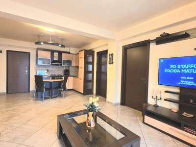 Apartament 3 camere in Statiunea Mamaia, vedere frontala la lac