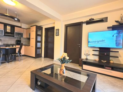 Apartament 3 camere in Statiunea Mamaia, vedere frontala la lac