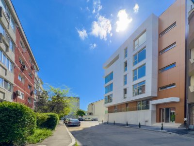Apartament 3 camere -Constanta, Faleza Nord + curte proprie - bloc NOU