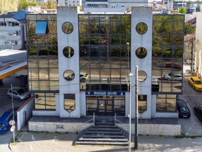 Cladire Comerciala Reprezentativa D+P+3 | 1268 mp | Soveja - Delfinariu